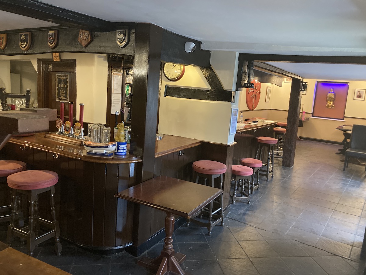 Freehold Pub for Sale in High Pub For Sale in High
